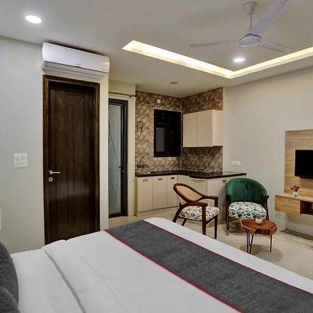 Townhouse Xanthe Hotel Noida Exterior photo