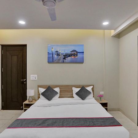 Townhouse Xanthe Hotel Noida Exterior photo