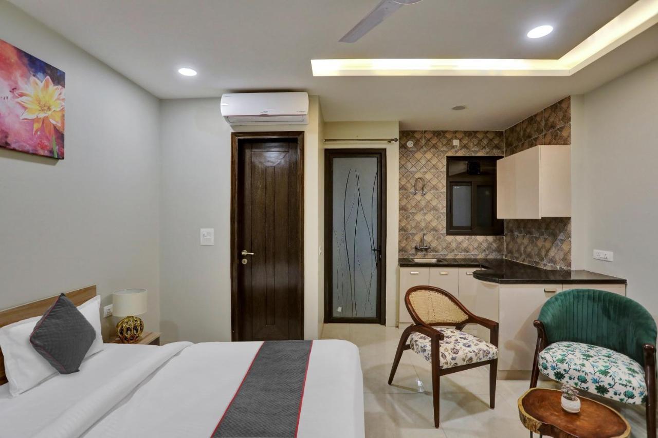 Townhouse Xanthe Hotel Noida Exterior photo
