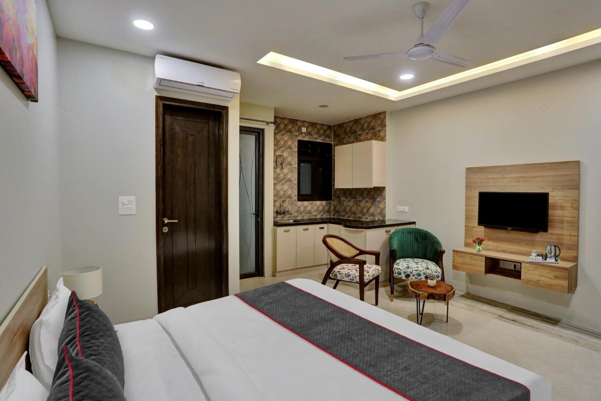 Townhouse Xanthe Hotel Noida Exterior photo
