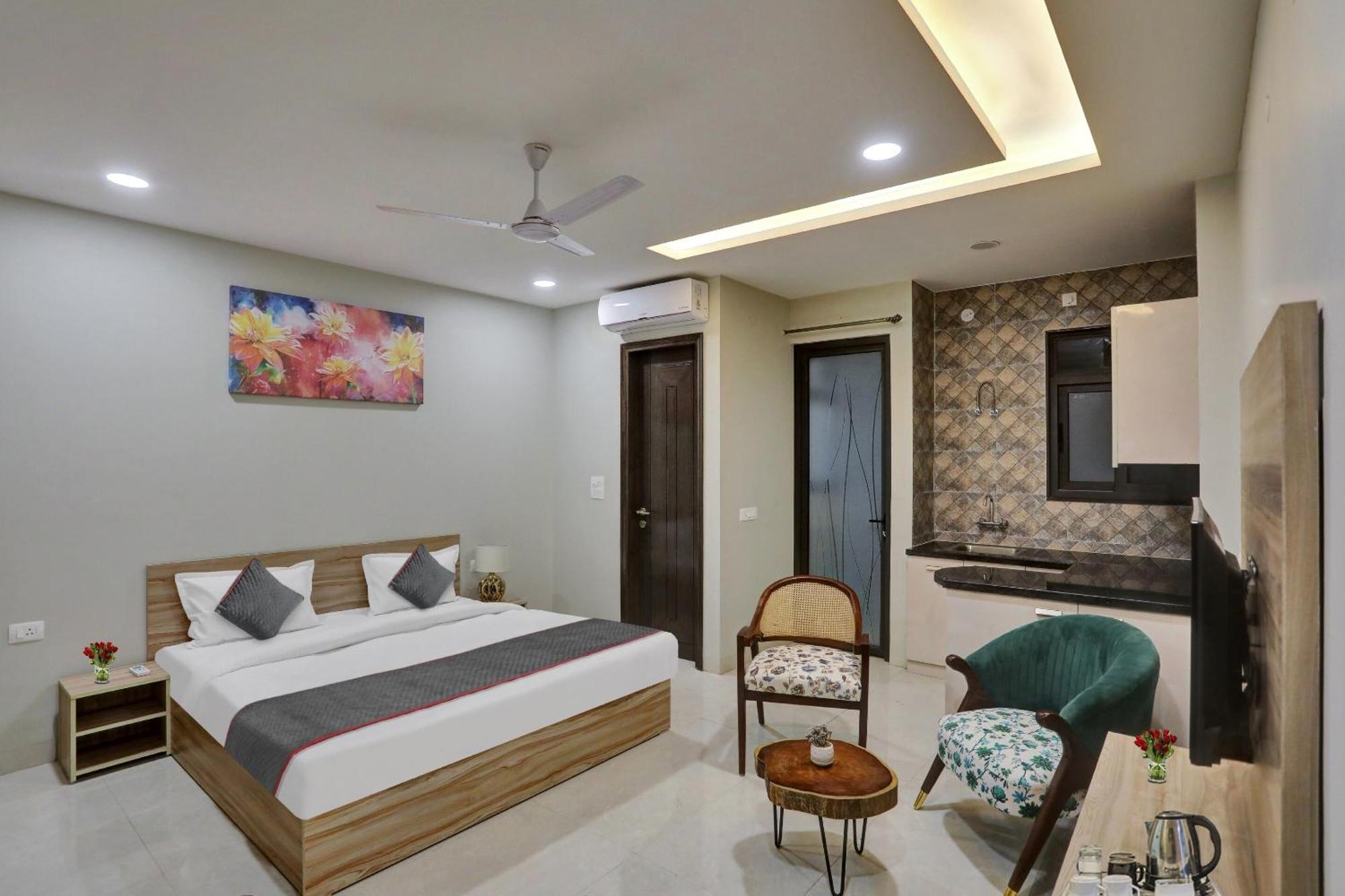 Townhouse Xanthe Hotel Noida Exterior photo